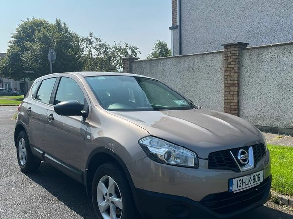 Nissan Qashqai Hatchback, Petrol, 2013, Brown