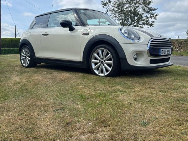 Mini Cooper Hatchback, Diesel, 2015, White