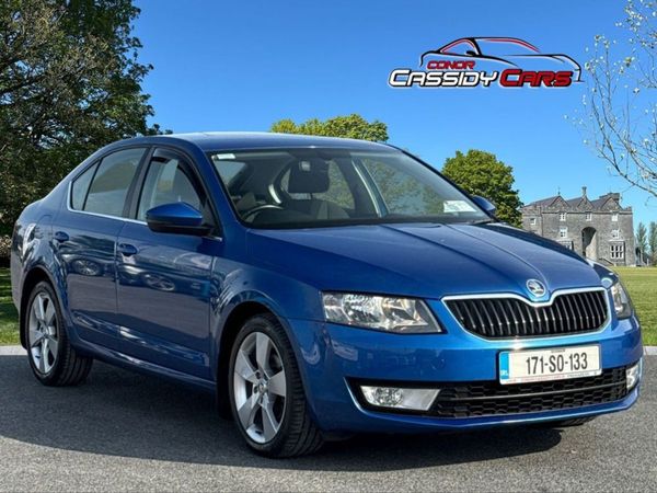 Skoda Octavia Saloon, Diesel, 2017, Blue