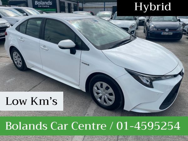 Toyota Corolla Saloon, Petrol Hybrid, 2019, White