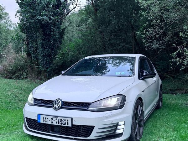 Volkswagen Golf Hatchback, Diesel, 2014, White