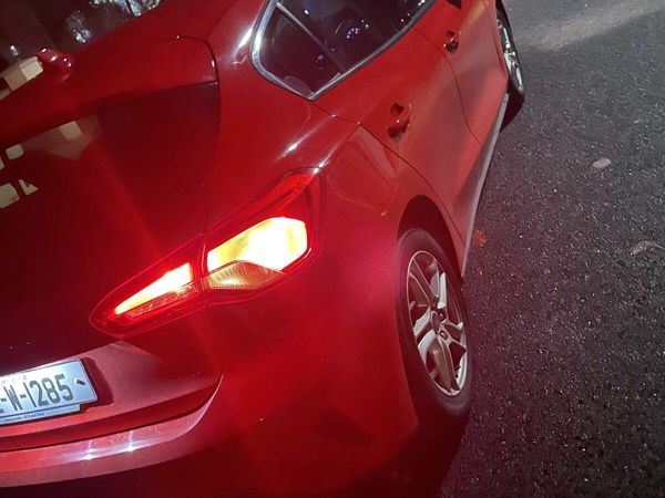 Ford Focus Hatchback, Petrol, 2018, Red