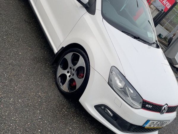 Volkswagen Polo Hatchback, Petrol, 2012, White