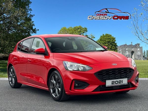 Ford Focus Hatchback, Diesel, 2021, Red