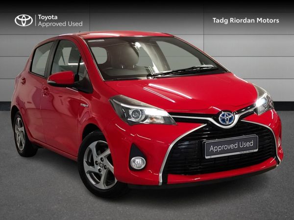 Toyota Yaris Hatchback, Petrol Hybrid, 2016, Red