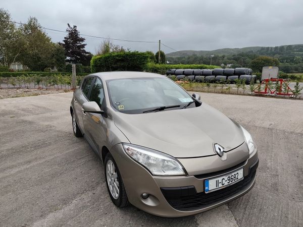 Renault Megane Hatchback, Diesel, 2011, Gold