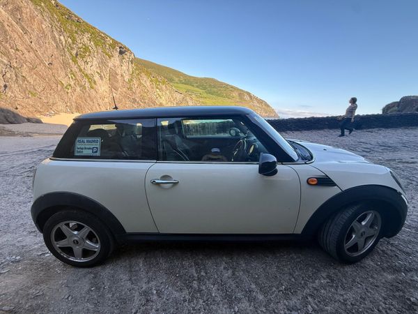Mini Cooper Hatchback, Diesel, 2009, White