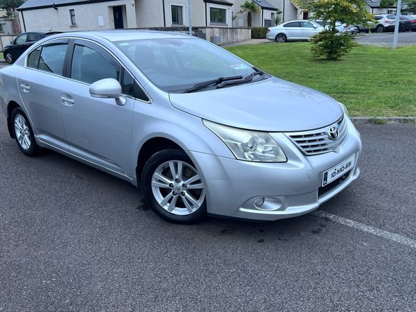 Toyota Avensis Saloon, Diesel, 2010, Silver