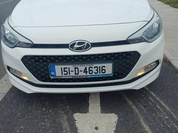 Hyundai i20 Hatchback, Petrol, 2015, White