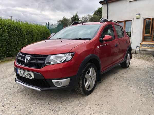 Dacia Sandero Stepway Hatchback, Diesel, 2016, Red