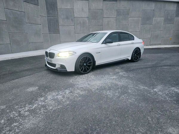 BMW 5-Series Saloon, Diesel, 2011, White