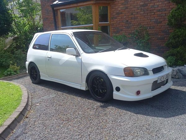 Toyota Starlet Hatchback, Petrol, 1999, White