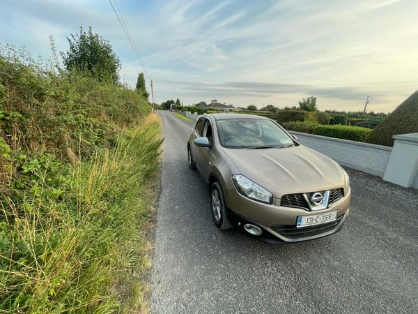 Nissan Qashqai MPV, Diesel, 2013, Brown