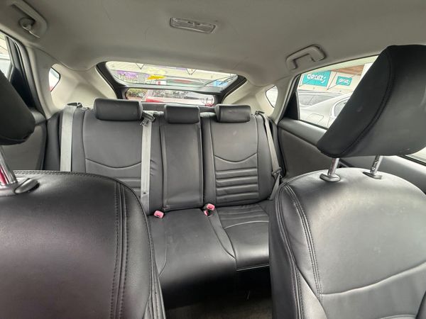 Toyota Prius Hatchback, Petrol Hybrid, 2010, White