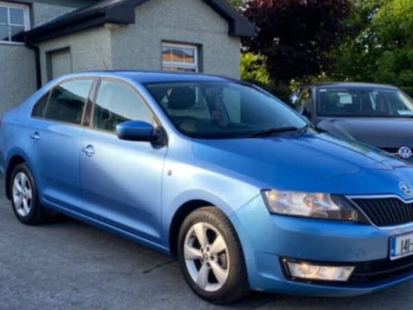 Skoda Rapid Hatchback, Diesel, 2014, Blue