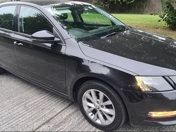 Skoda Octavia Saloon, Diesel, 2018, Black