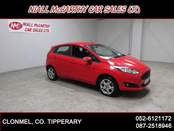 Ford Fiesta Hatchback, Petrol, 2014, Red