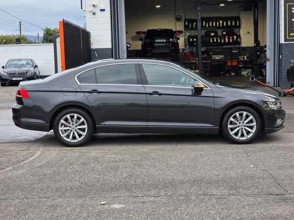 Volkswagen Passat Saloon, Diesel, 2020, Grey