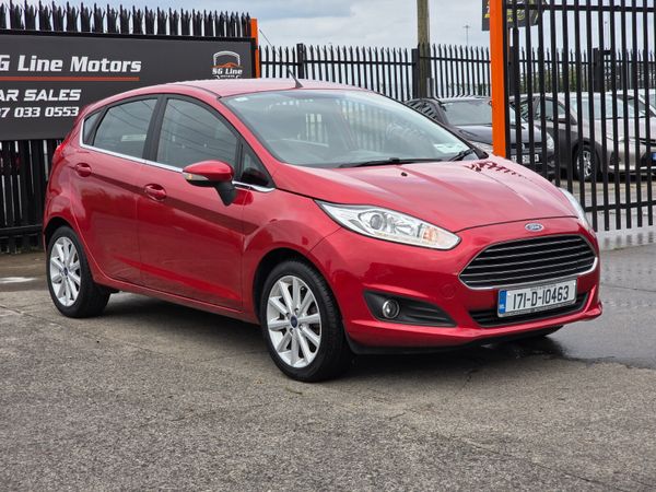 Ford Fiesta Hatchback, Petrol, 2017, Red