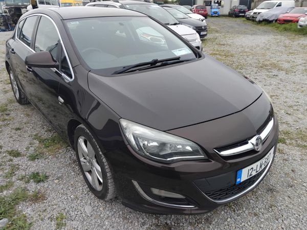 Vauxhall Astra Hatchback, Diesel, 2012, Brown