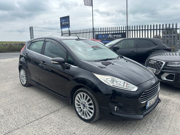 Ford Fiesta Hatchback, Petrol, 2016, Black