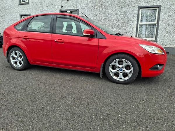 Ford Focus Hatchback, Diesel, 2011, Red