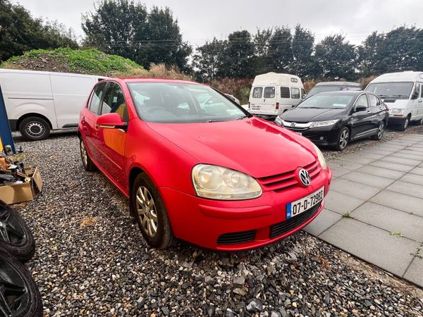 Volkswagen Golf Hatchback, Petrol, 2007, Red