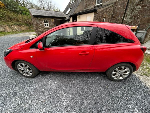 Opel Corsa Hatchback, Diesel, 2016, Red