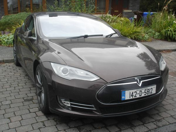 Tesla Model S Hatchback, Electric, 2014, Brown