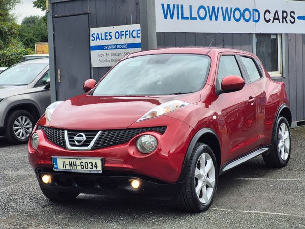 Nissan Juke SUV, Petrol, 2011, Red