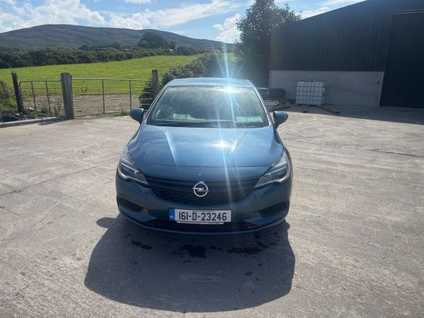 Opel Astra Hatchback, Petrol, 2016, Blue