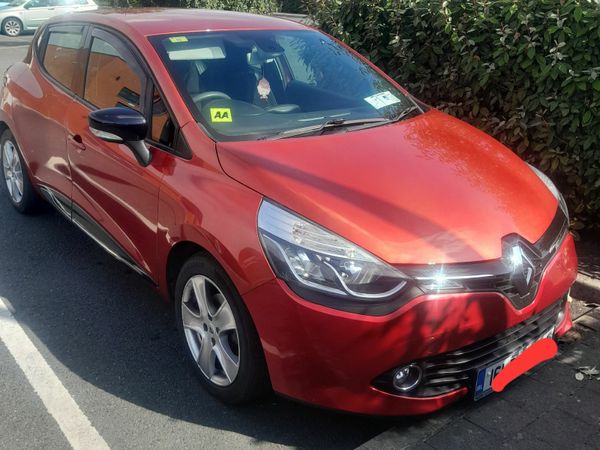 Renault Clio Hatchback, Petrol, 2016, Red