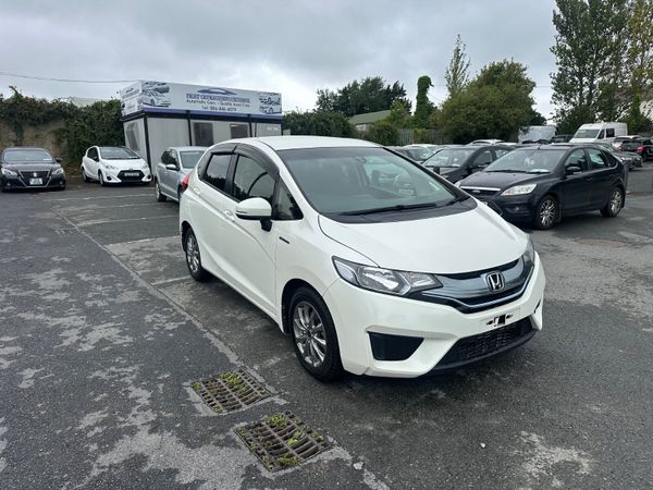 Honda Fit Hatchback, Petrol Hybrid, 2014, White
