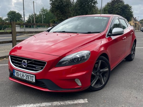 Volvo V40 Hatchback, Diesel, 2015, Red