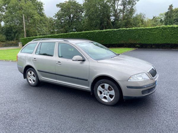 Skoda Octavia Estate, Diesel, 2008, Beige