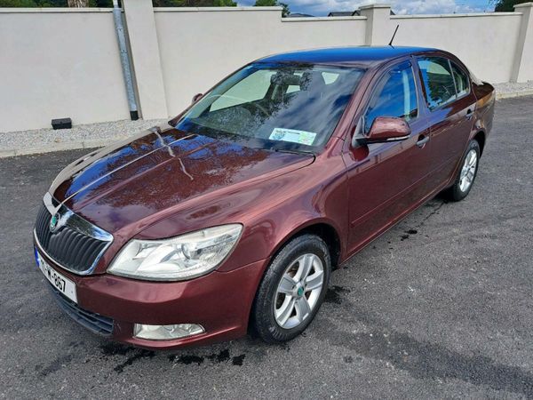 Skoda Octavia Saloon, Diesel, 2011, Red