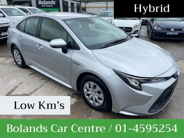 Toyota Corolla Saloon, Petrol Hybrid, 2019, Silver