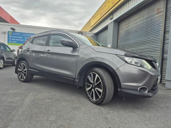 Nissan Qashqai Hatchback, Diesel, 2014, Grey