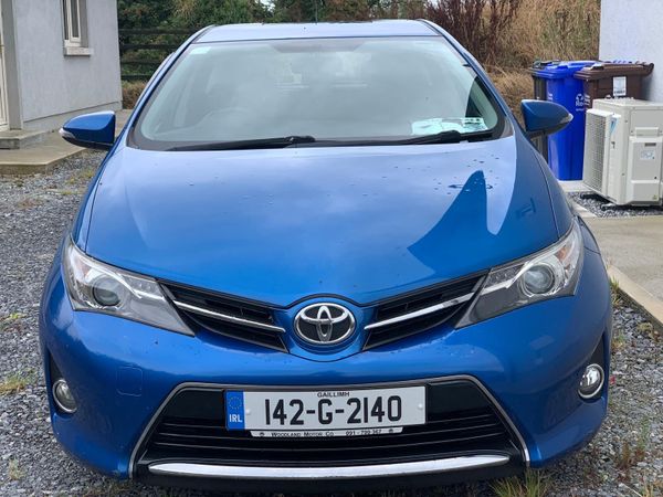 Toyota Auris Hatchback, Petrol, 2014, Blue