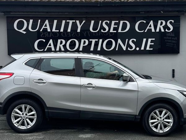 Nissan Qashqai Hatchback, Diesel, 2015, Silver