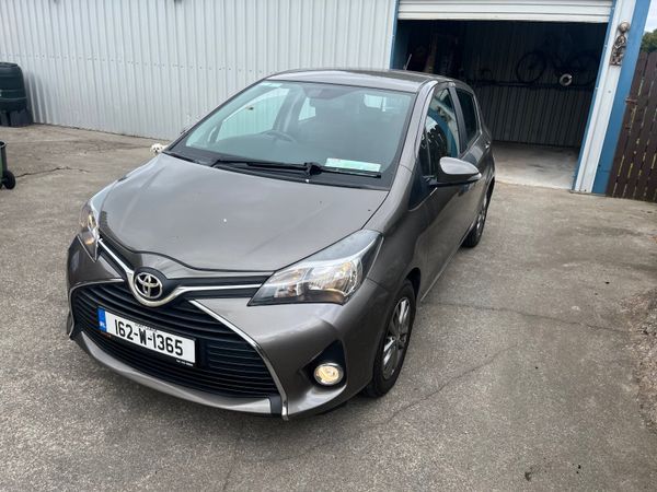 Toyota Yaris Hatchback, Petrol, 2016, Grey