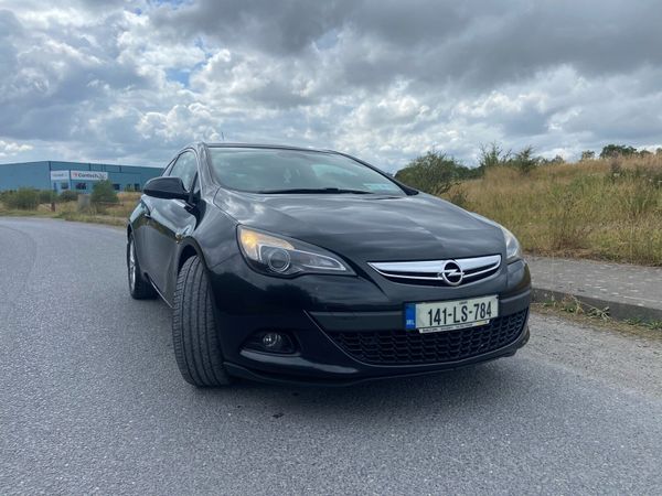Opel Astra Hatchback, Petrol, 2014, Black