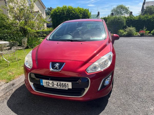 Peugeot 308 Hatchback, Diesel, 2012, Red