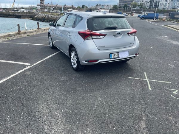Toyota Auris Hatchback, Petrol Hybrid, 2018, Silver