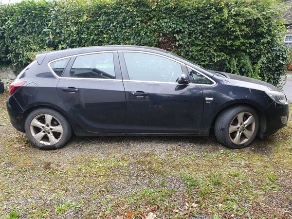 Vauxhall Astra Hatchback, Diesel, 2010, Black