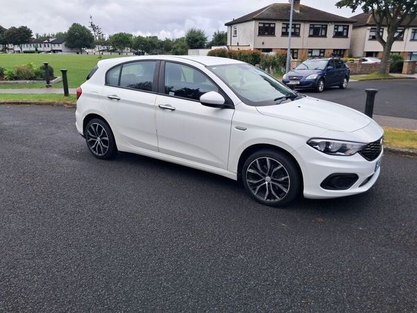 Fiat Tipo Hatchback, Petrol, 2017, White