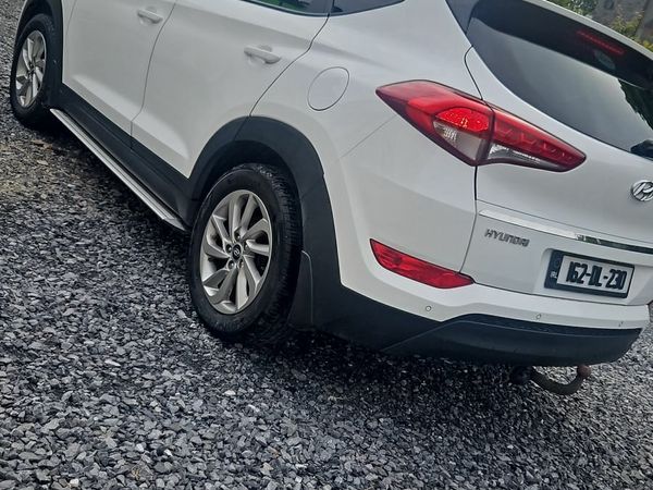 Hyundai Tucson SUV, Diesel, 2016, White