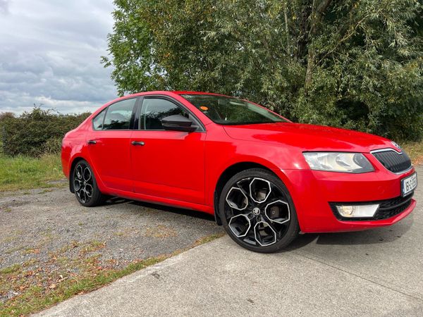 Skoda Octavia Saloon, Diesel, 2016, Red
