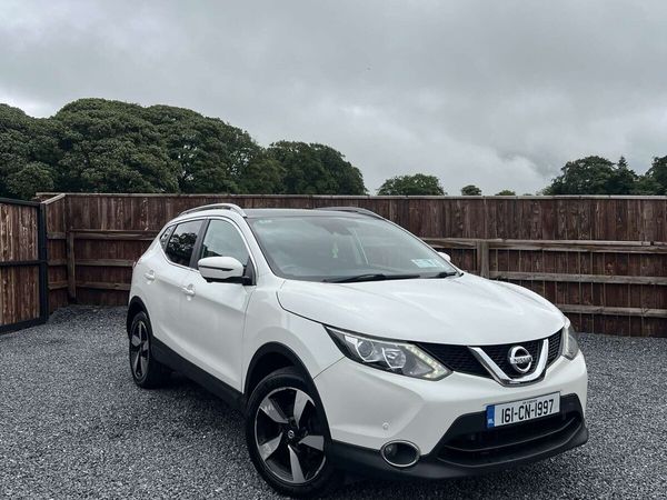 Nissan Qashqai Hatchback, Diesel, 2016, White