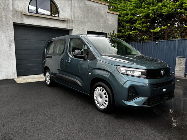 Vauxhall Combo MPV, Electric, 2024, Blue